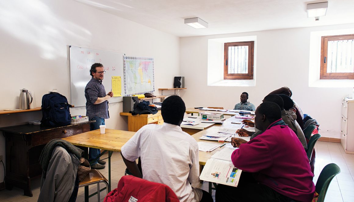 Darfo (Bs), marzo 2017. Una classe di rifugiati durante la lezione di italiano.